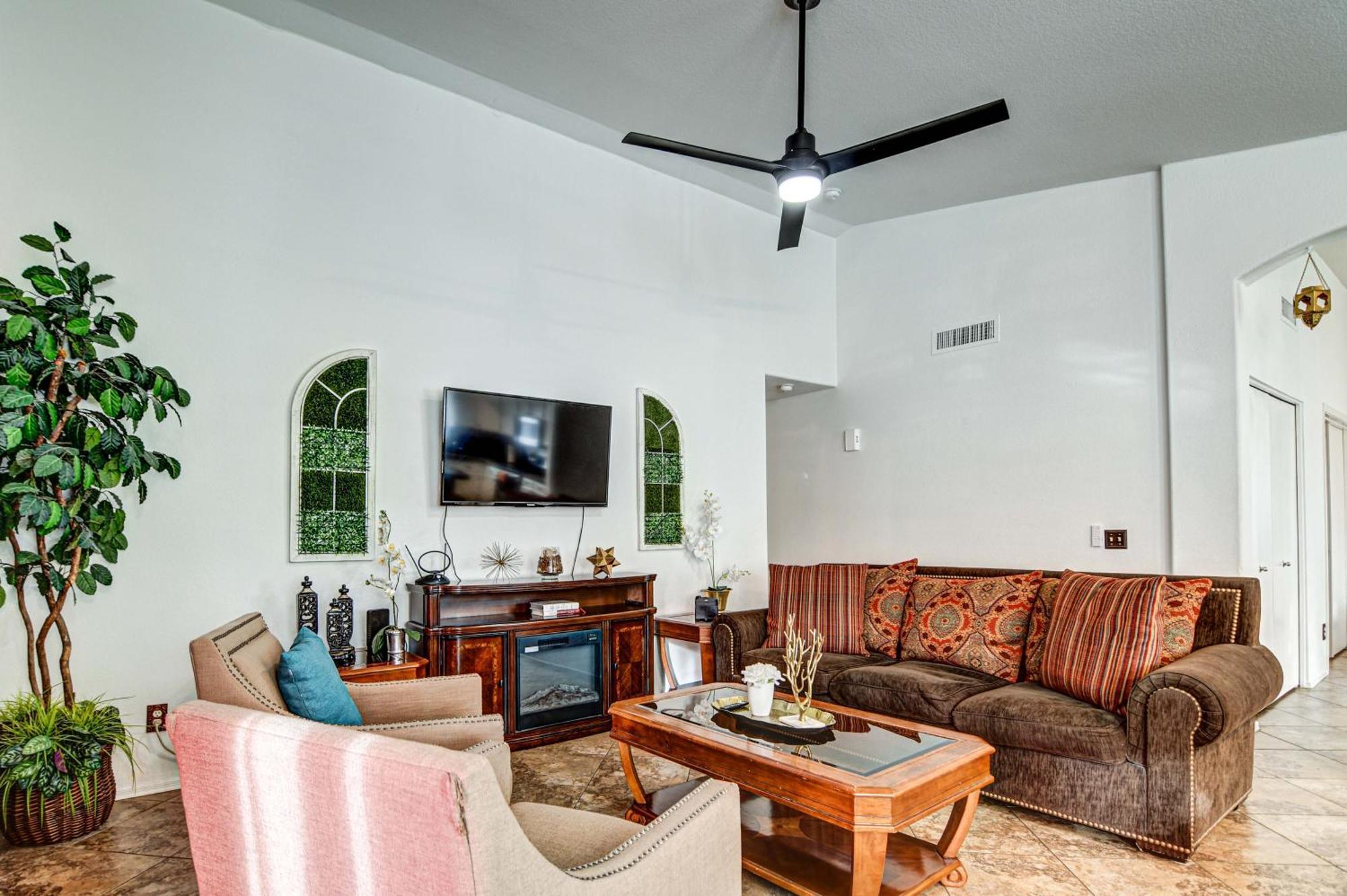 Route 66 Oasis In Downtown Gilbert With Heated Pool & Mini Golf Villa Екстериор снимка