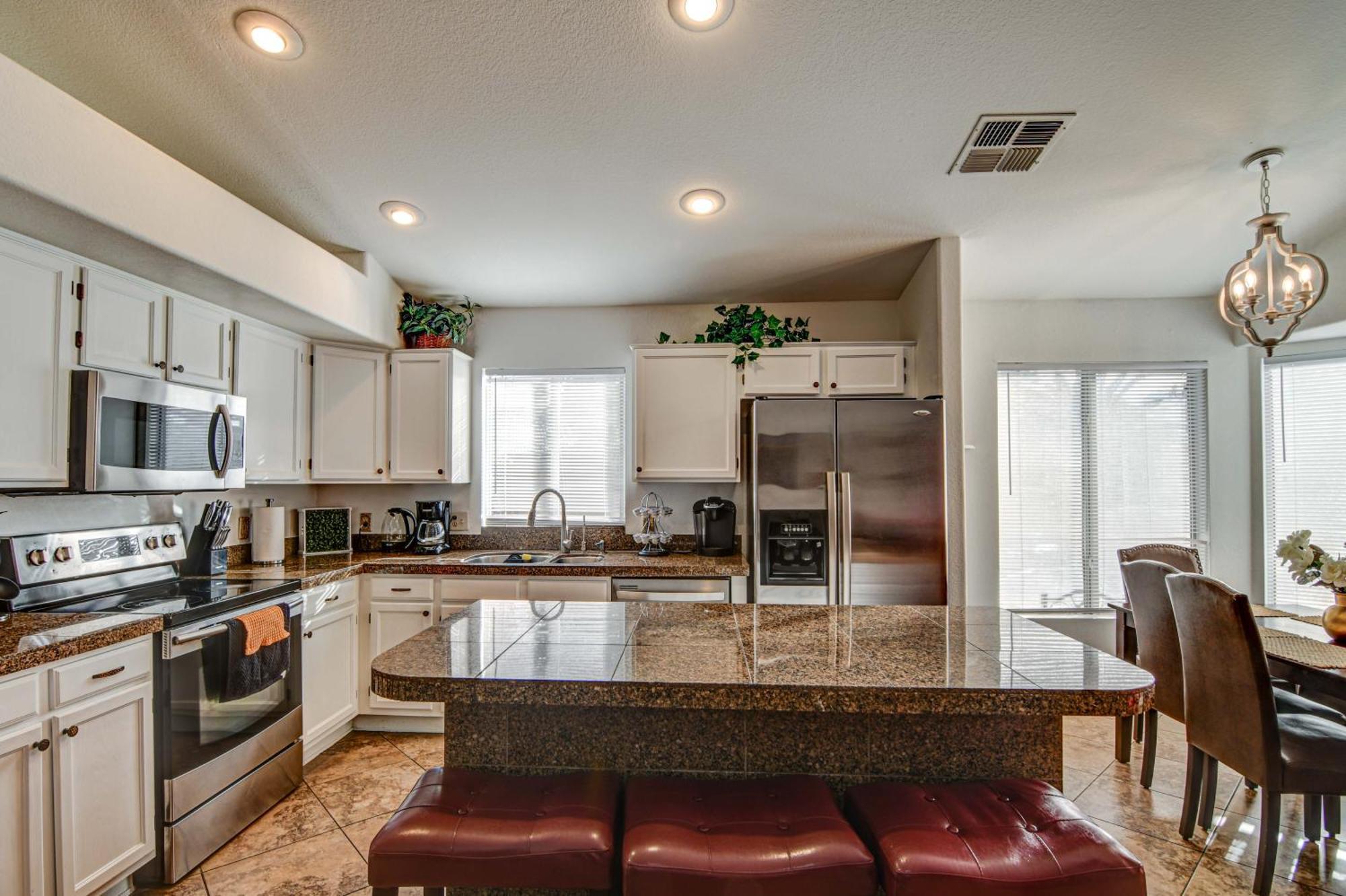 Route 66 Oasis In Downtown Gilbert With Heated Pool & Mini Golf Villa Екстериор снимка