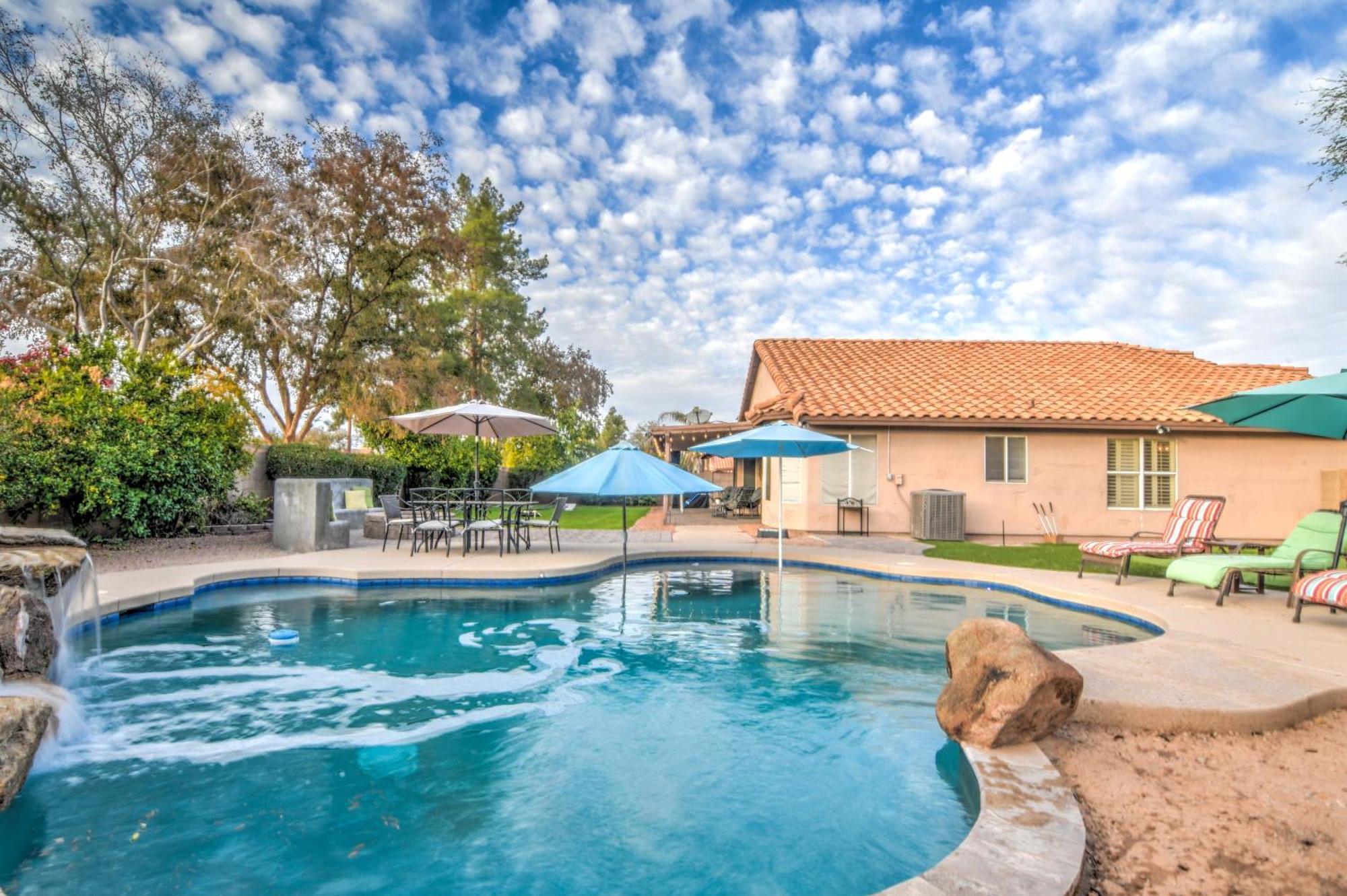 Route 66 Oasis In Downtown Gilbert With Heated Pool & Mini Golf Villa Екстериор снимка
